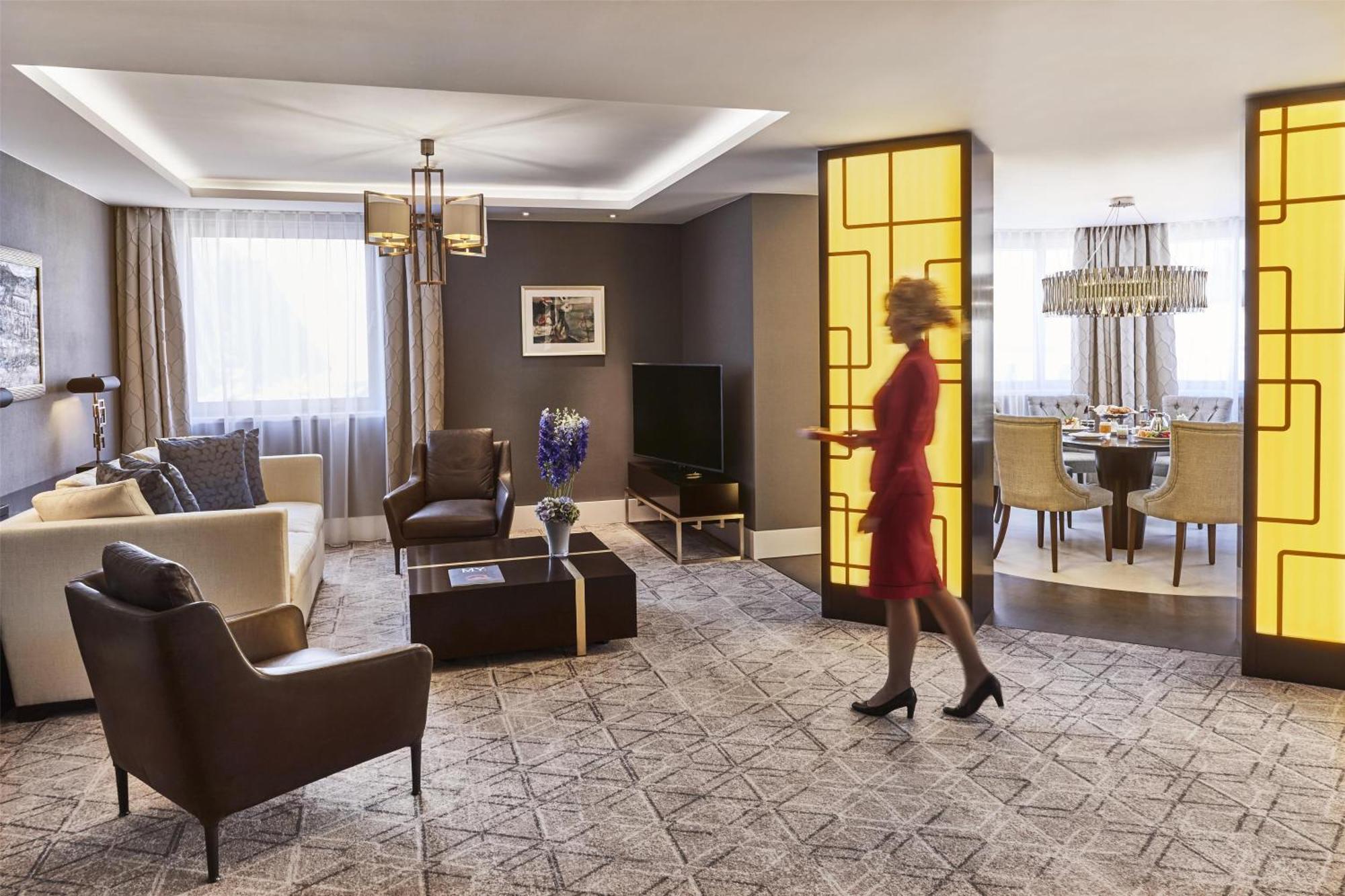 מלון Kempinski Corvinus 5*