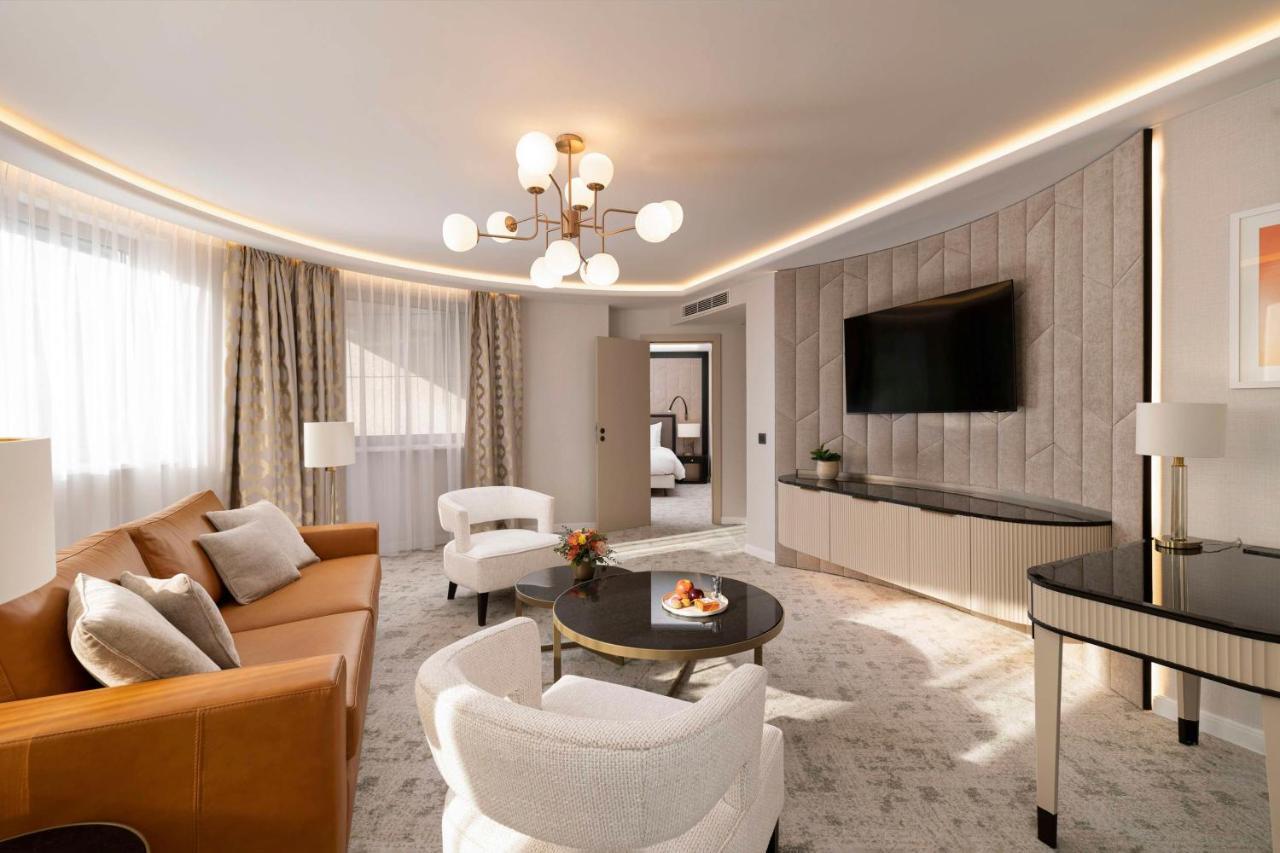 Hotel Kempinski Corvinus 5*