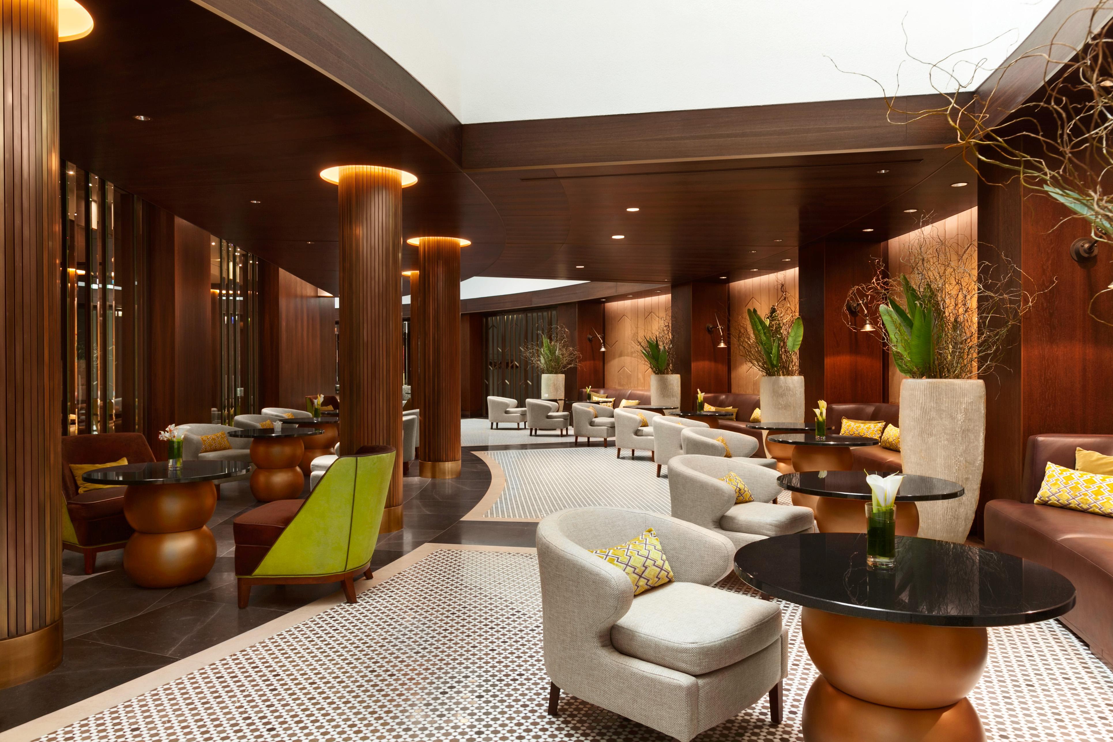 Отель Kempinski Corvinus 5*