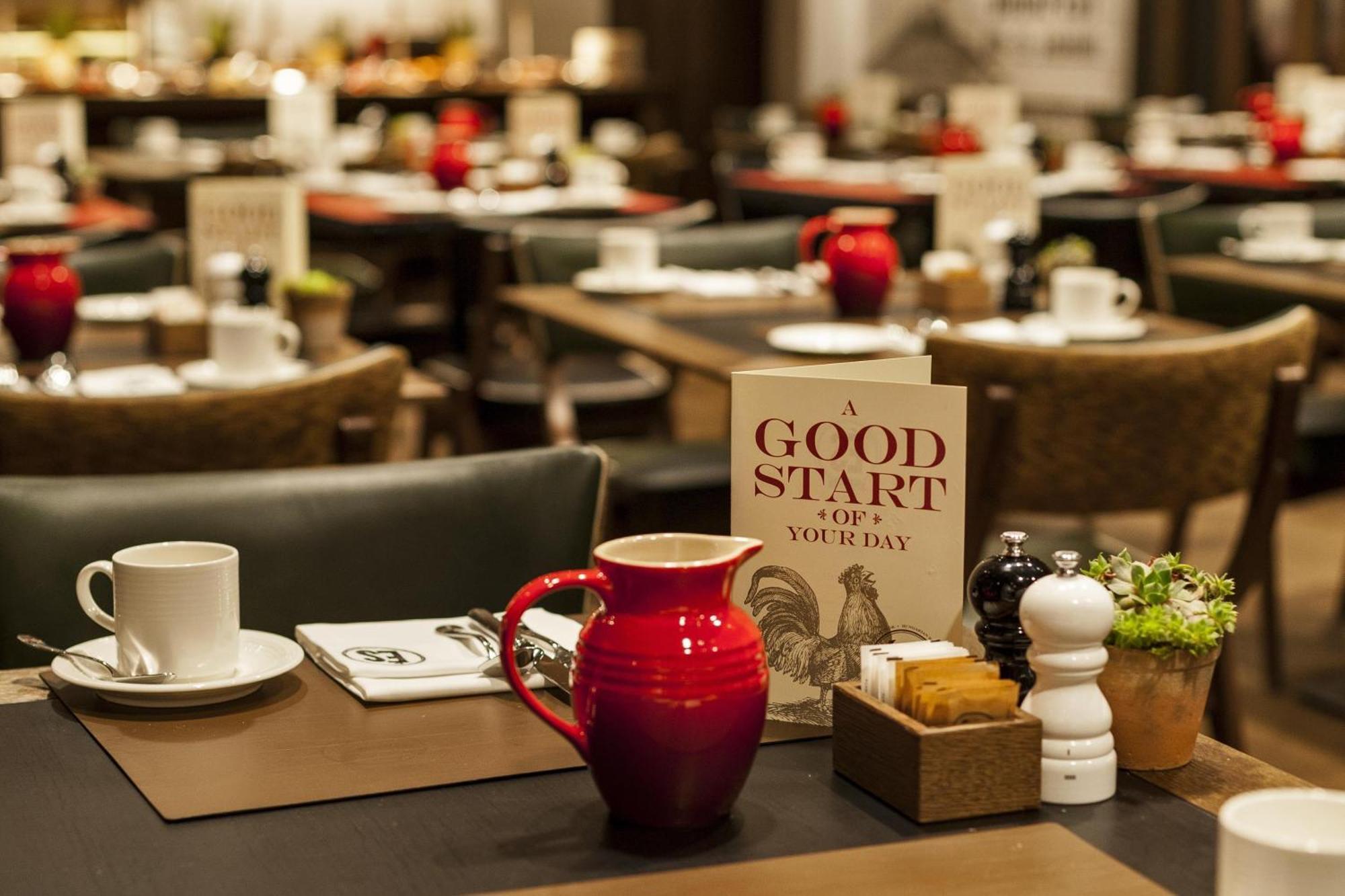Отель Kempinski Corvinus 5*