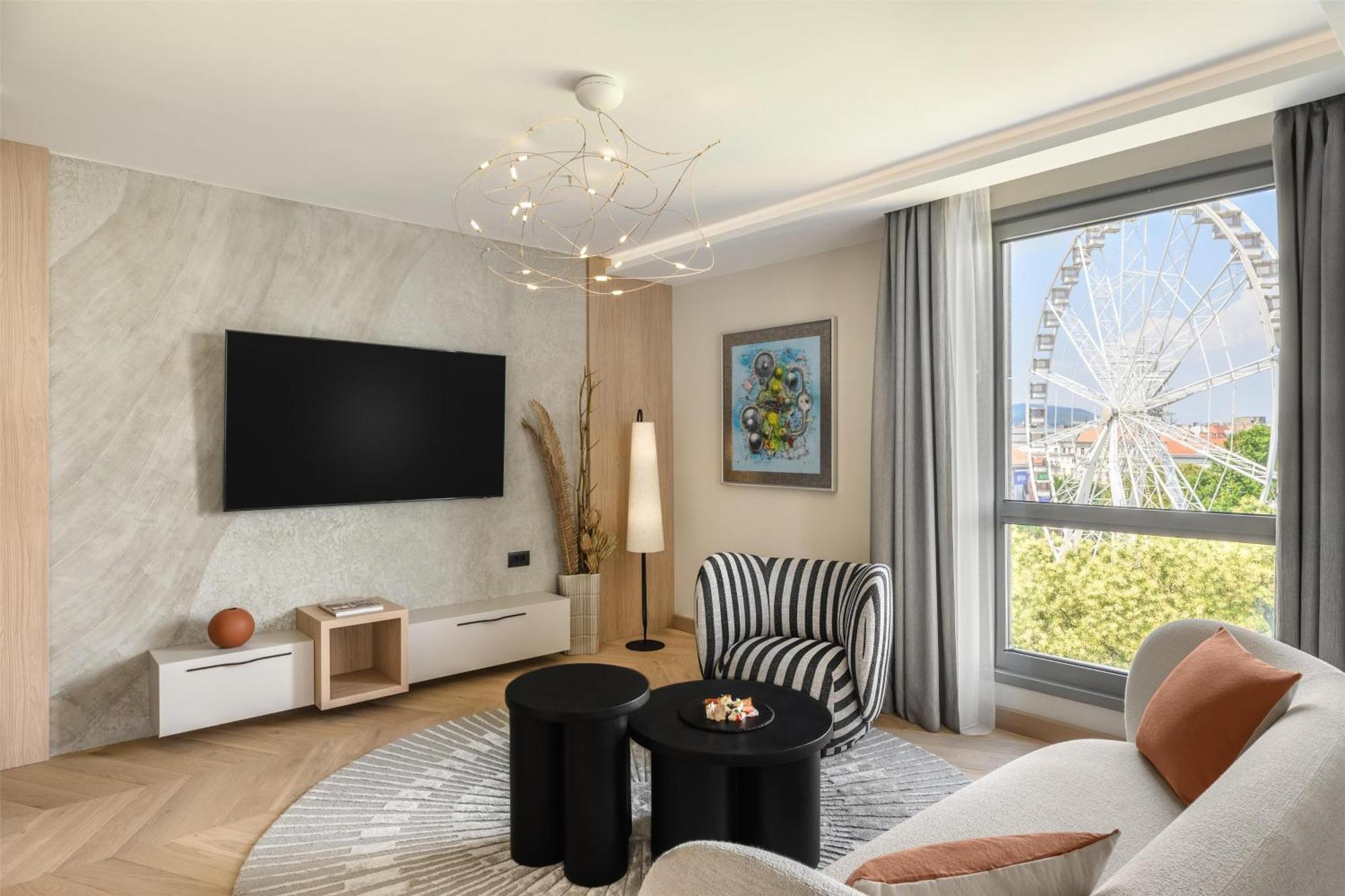 Kempinski Corvinus Отель