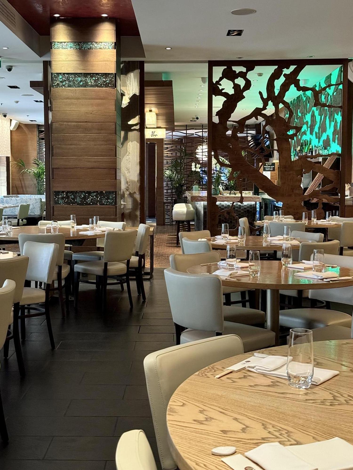 Hotel Kempinski Corvinus 5*